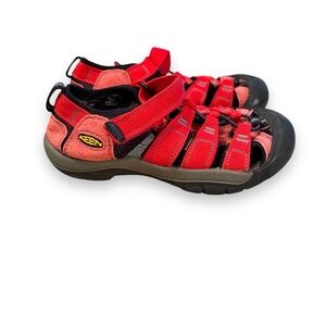 Keen Little Kids' Newport H2 Sandals in Ribbon Red/Gargoyle Hiking Outdoor Sz 2